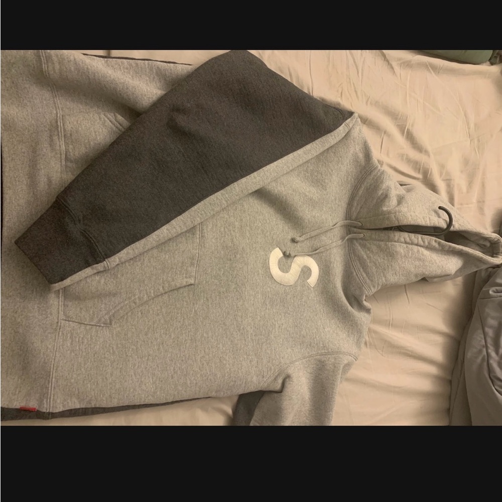 Supreme - Picture 1 of 1